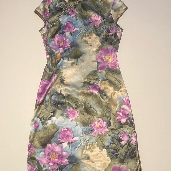 EUC Traditional Chinese Dress Mini Green with Embroidered Purple Flowers Small - Picture 2 of 9